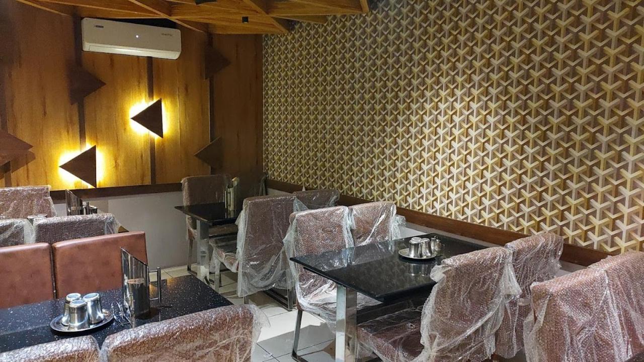 Sri Aadhish Grand Hotel Arantāngi Dış mekan fotoğraf